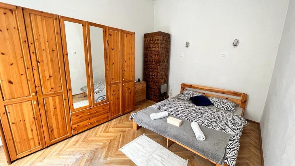 Nice Bedroom Near The Bus And Train Station Krakau Buitenkant foto