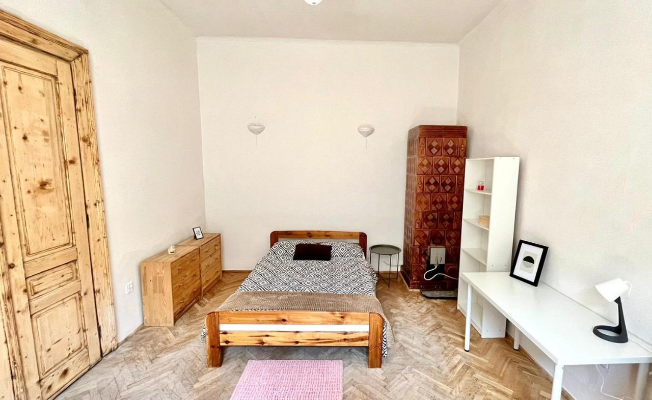 Nice Bedroom Near The Bus And Train Station Krakau Buitenkant foto